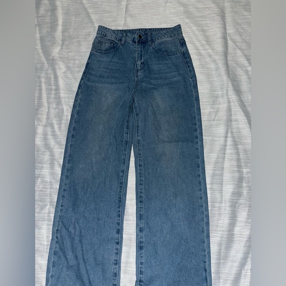 Basic Trending Jeans, Superior fit, Wide leg high Waist - Picture 6 of 9